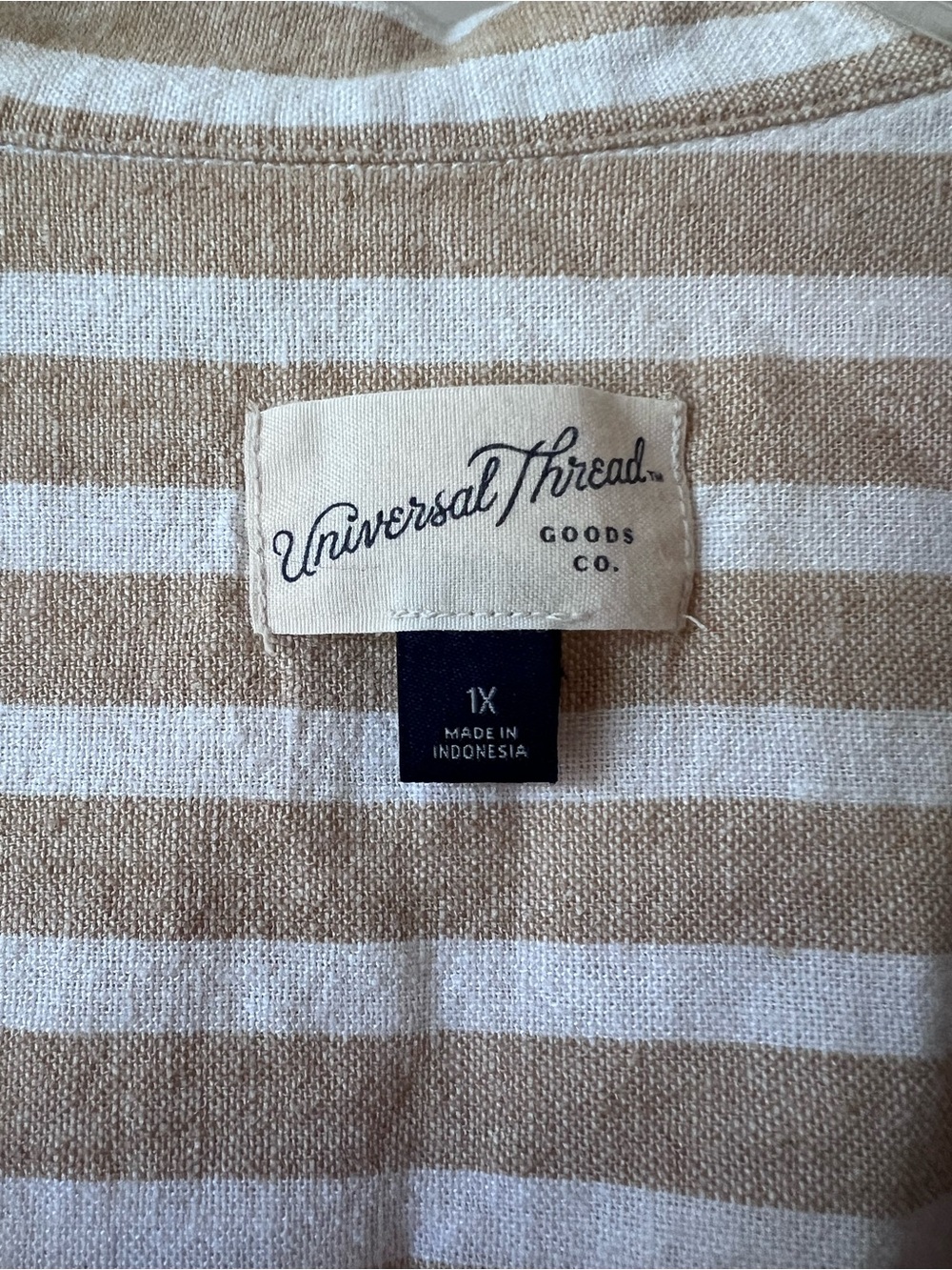 Universal Thread Linen Blend Button Up Shirt 1X - Picture 3 of 4